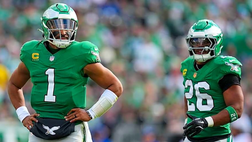 Eagles&#39; offense doesn&#39;t need crazy yardage to make NFL history through 8 games