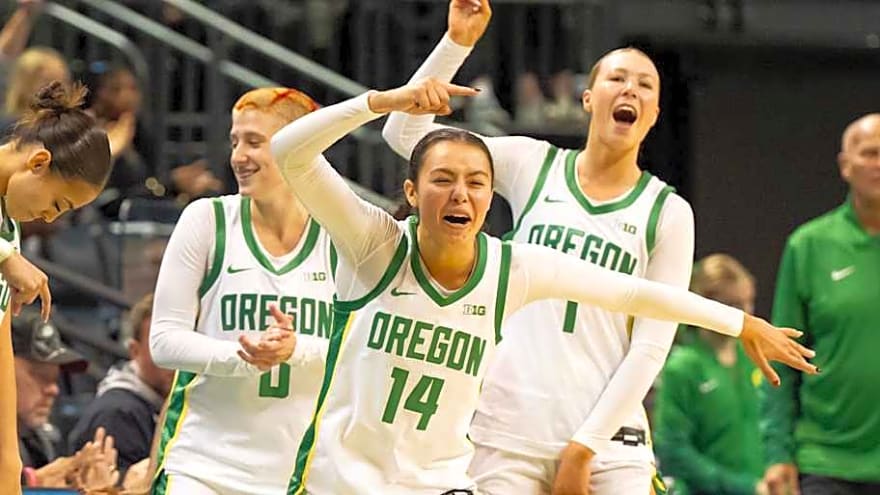 Prediction for Oregon Ducks vs. Oregon State Comes With a Big Warning Sign