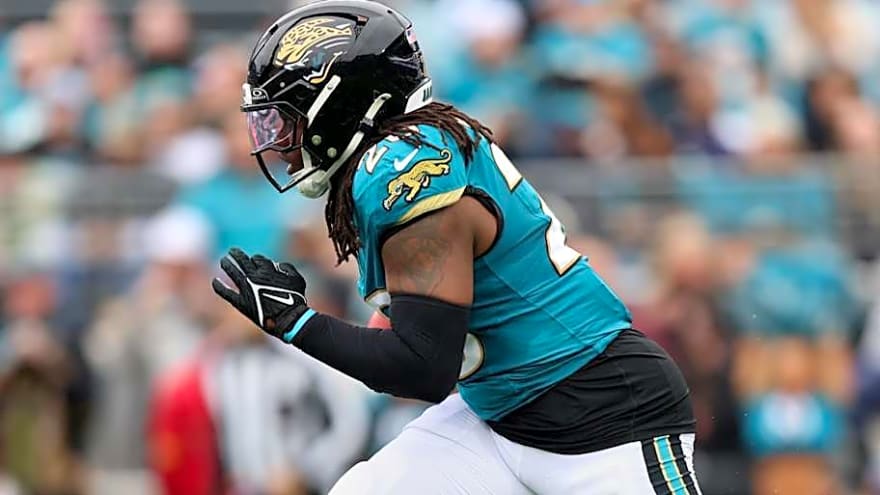 3 Observations on Jaguars Re-Signing DeeJay Dallas