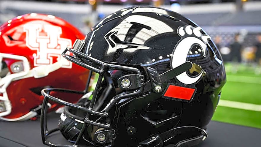 Recruiting Roundup: Cincinnati Bearcats Football Offers Three-Star 2027 Running Back