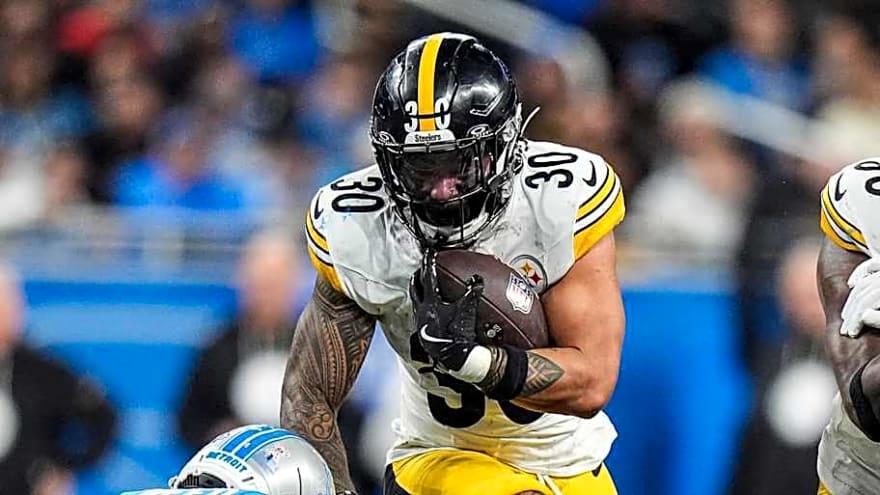 Steelers RBs Aren't Letting Myles Garrett Break Sack Record