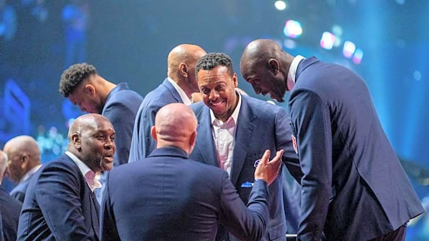 Ex-Warriors Stars React To NBA Legend&#39;s Controversial Take