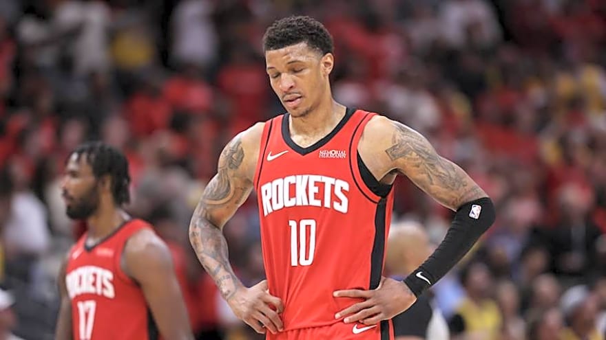 Rockets Find Another Way to Lose Thanks to Late Game Collapse