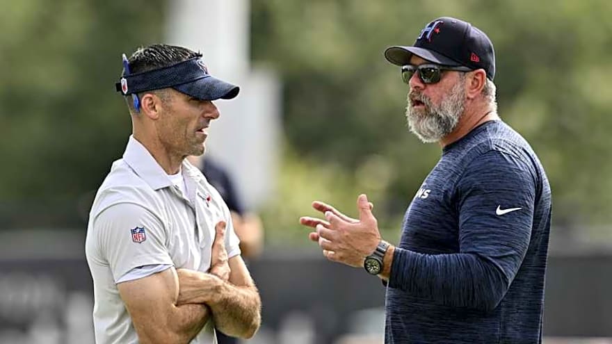 Texans Coordinator Poised to Get Head Coaching Interviews