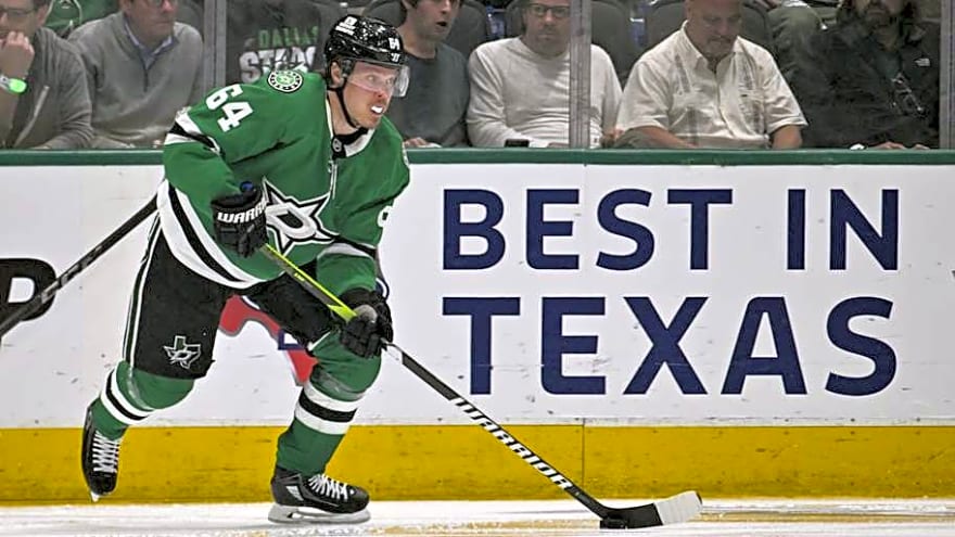 Canucks Linked to Stars&#39; Top Free Agent
