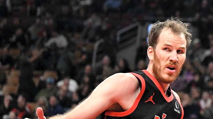 3 Scenarios For Jakob Poeltl's Future With Raptors