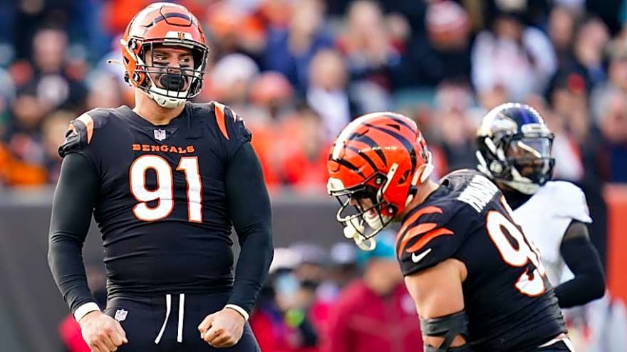 Eagles Fall Short Despite Last-Second Trey Hendrickson Push