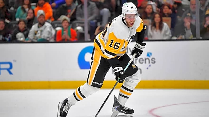 Penguins Newcomer Perfect Fit on Evgeni Malkin’s Wing