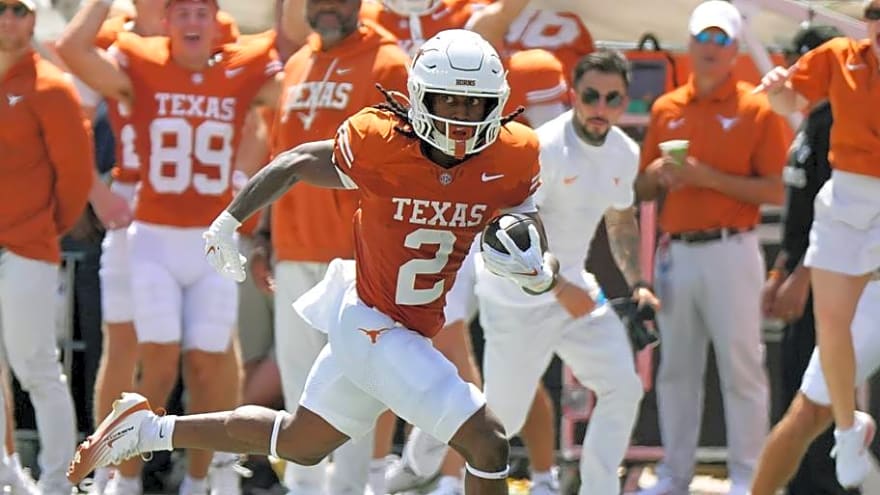 Hollywood Smothers Has Quickly Become Texas' Most Reliable Weapon