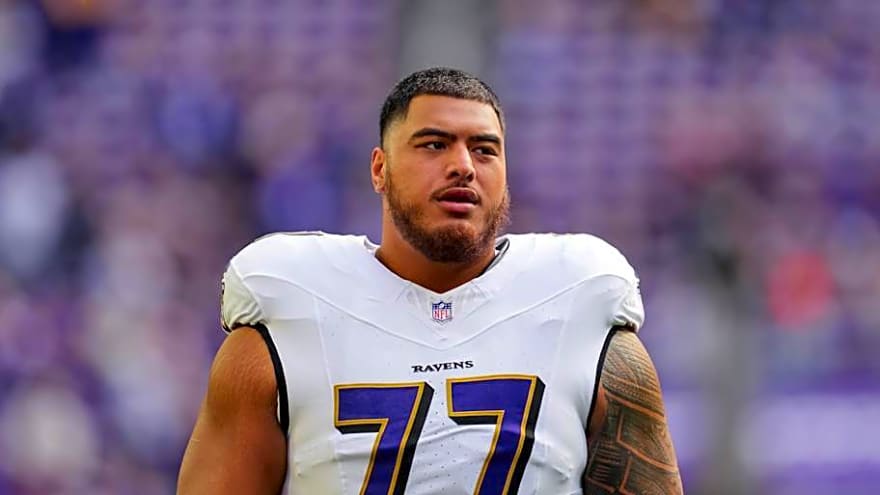 4 NFL Free Agents Chargers Can Steal to Fix Major Need Before Draft