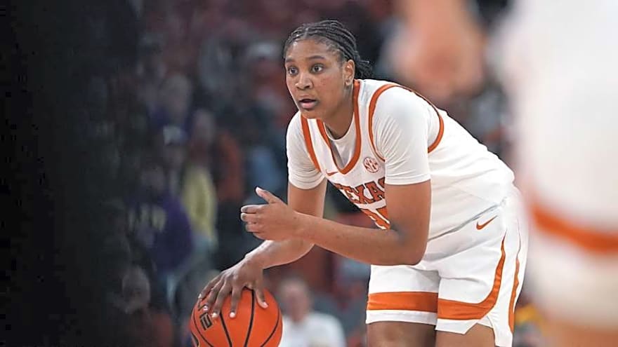 Texas dominates in Fayetteville to Earn 10th Conference Win of the Season