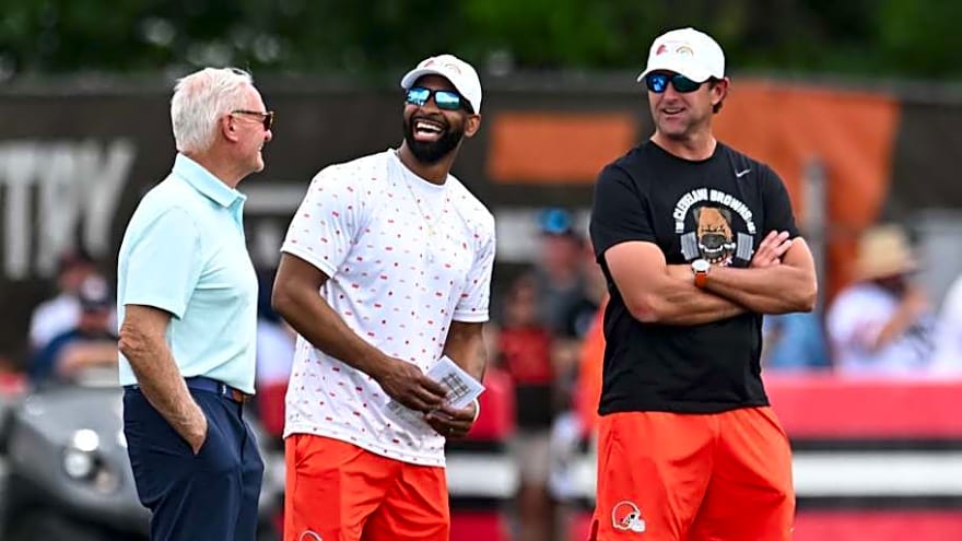 Cleveland Browns Leaning on New, Experienced Consultant During Head Coach Interviews