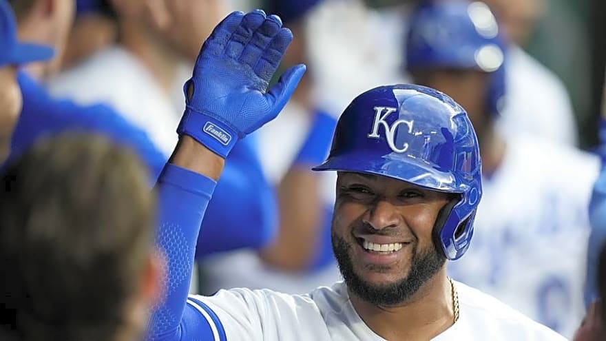 How Signing Elias Diaz Can Give Rangers More Roster Flexibility