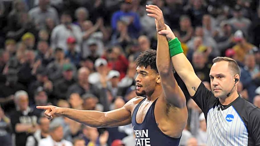 Former Penn State Wrestler Carter Starocci Wins Top Big Ten Award