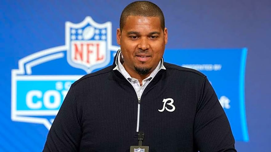 Chicago Bears Check Two Boxes in Predicted 2026 NFL Draft Trade With Patriots