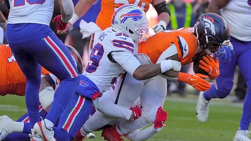 The Cam Lewis Signing Raises One Question: CJGJ Replacement or Jonathan Owens Upgrade?