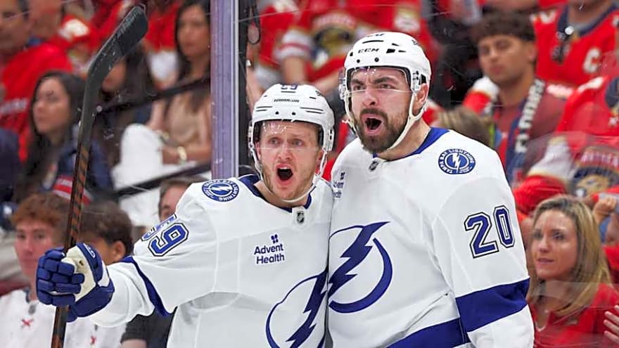 Lightning HC Gives Unfortunate Injury Update on Center