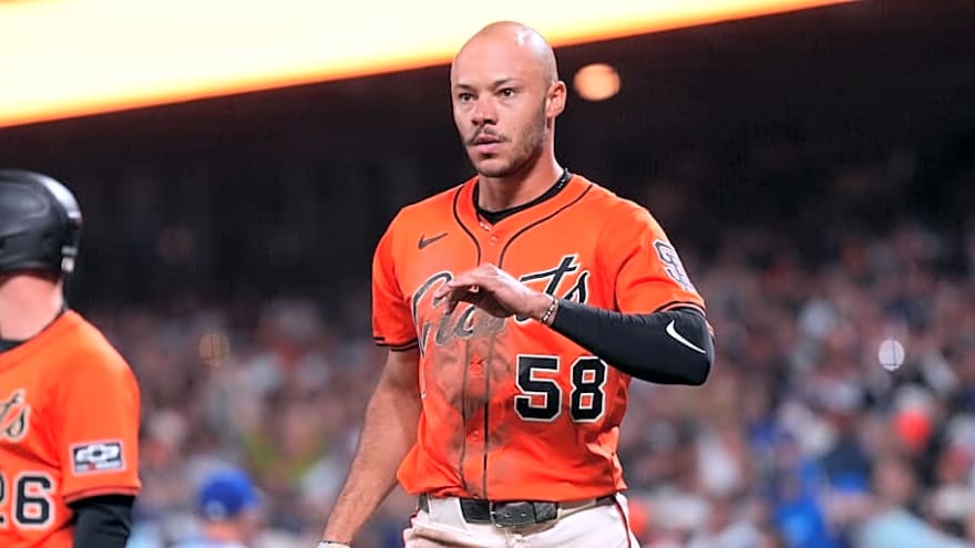 Giants Backups Turn Sixth Inning into Slam Fest Against Cubs