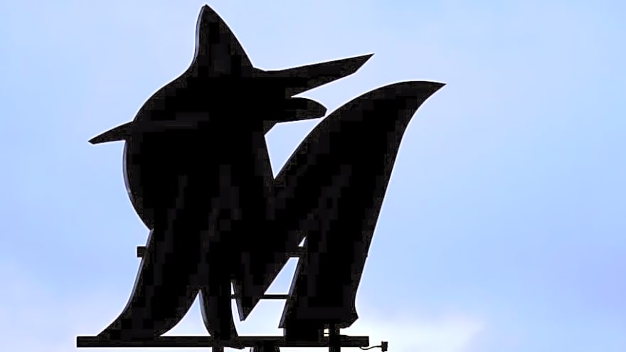 Marlins Unveil New Sunday Throwback Teal Uniforms During FanFest