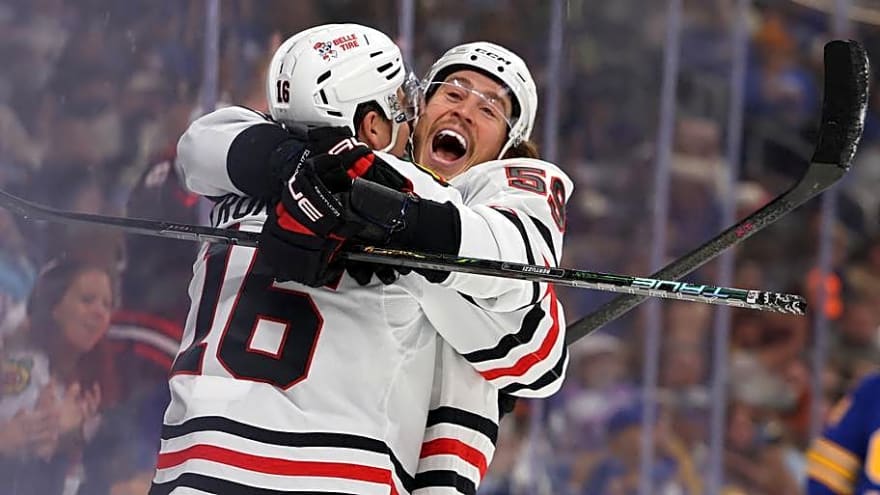 Blackhawks fall 4-3 to the  Sabres, despite a much better offensive performance
