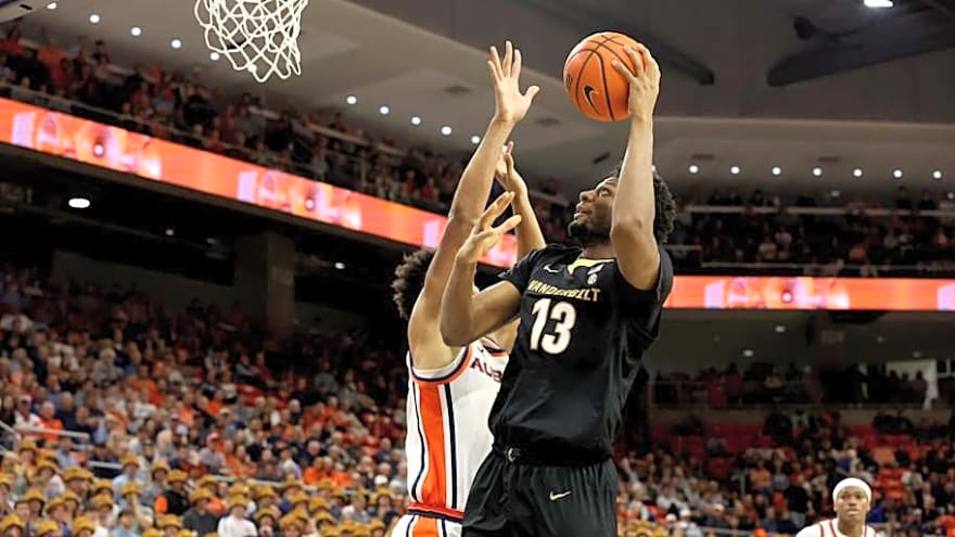 Jalen Washington Plays Game of the Season, Helps Lead Vanderbilt to Victory Over Auburn