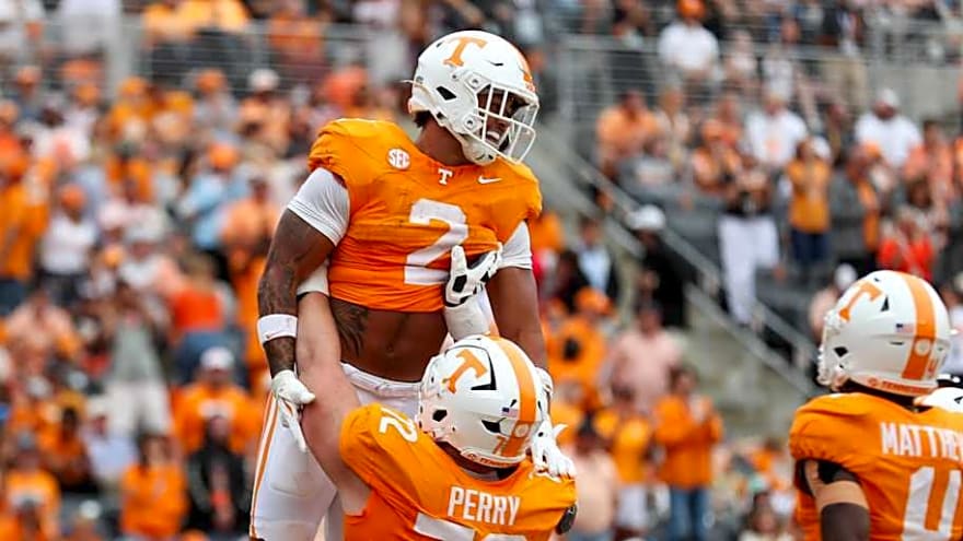 Tennessee Football OL Jesse Perry Previews Alabama Matchup