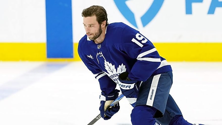 Former Maple Leafs forward signs overseas in the SHL