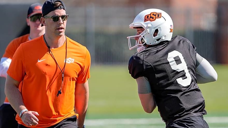 Why Oklahoma State Will Allow Backup Quarterback Competition to Play Out