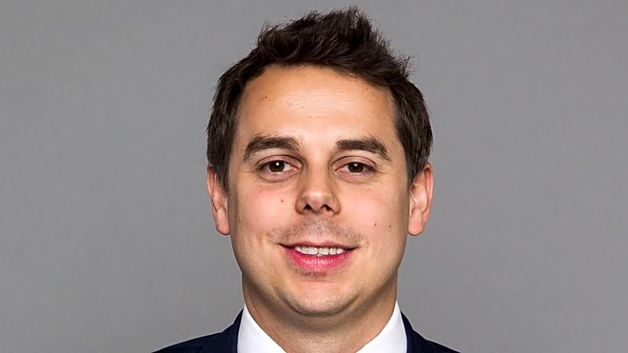 Lakers Promote Zach Guthrie to Key Role on JJ Redick’s Coaching Staff