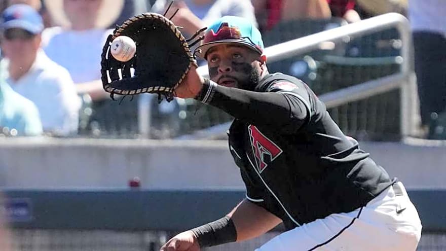 Diamondbacks Veteran Infielder Leaves Game With Injury