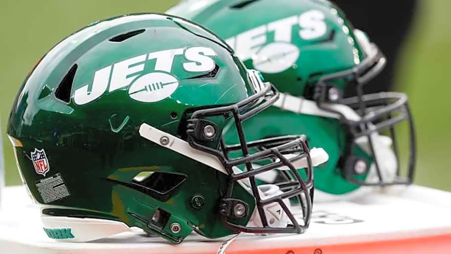 Jets Sign Five Players As Offseason Overhaul Begins