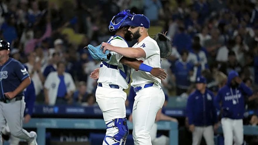 Dodgers Officially Release 4-Year Veteran Catcher