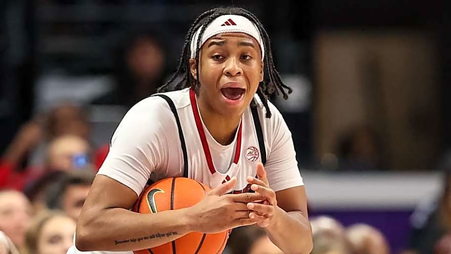 Despite Late Collapse, Zoe Brooks Shows More Fight For Wolfpack