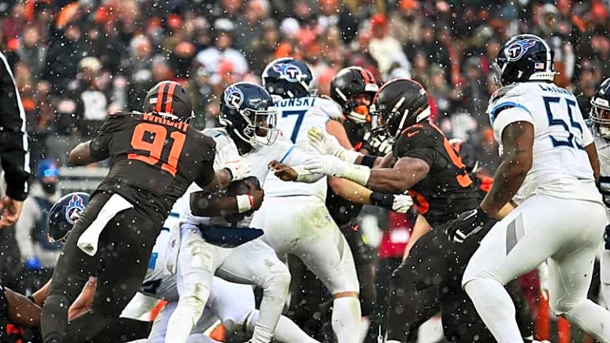 Titans O-Line Makes History vs. Browns&#39; Myles Garrett