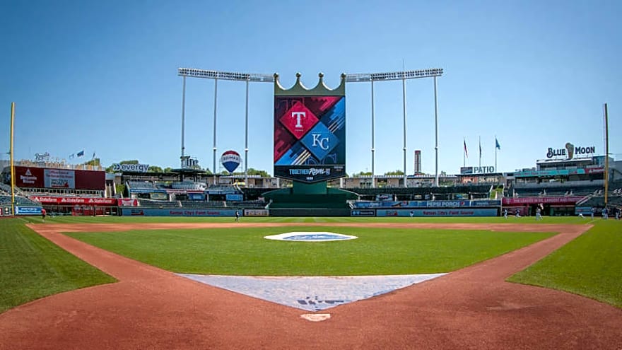 Ex-Royals 11-Year Veteran Announces Retirement From MLB