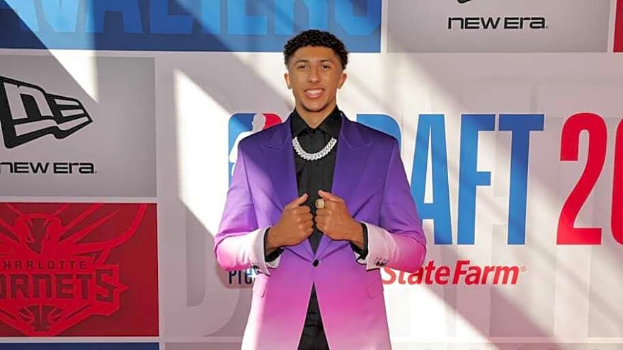Raynaud and Clifford Shine, Lead Kings in Win Over Magic