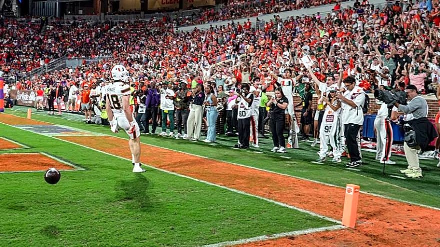 Cooper Barkate’s Breakout Game Steals the Show at Clemson