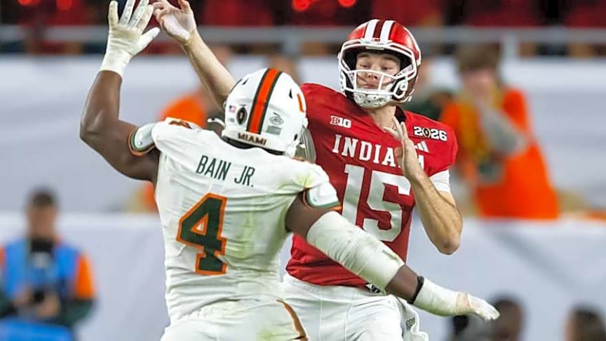 Jets Mock Draft: NY Predicted to Add Dynamic 9.5-Sack Edge