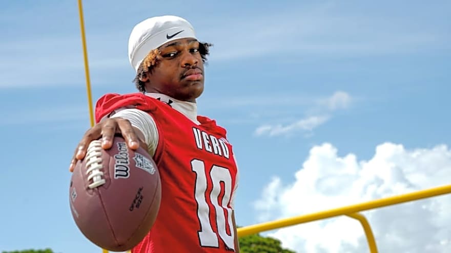 Report: Wisconsin Badgers &#39;in the mix&#39; for 4-star WR recruit who decommitted from UCLA