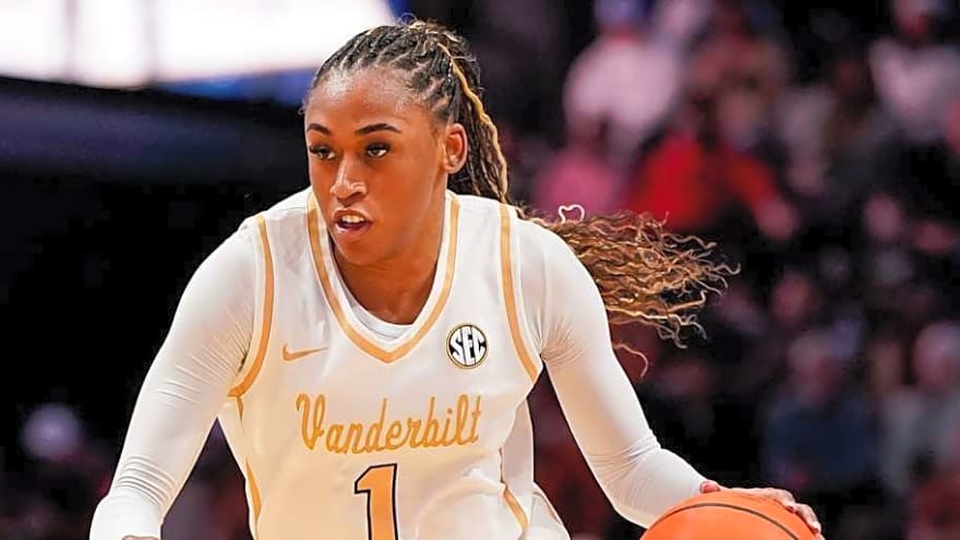 Should Mikayla Blakes Win National Player of the Year? Numbers Suggest She Should