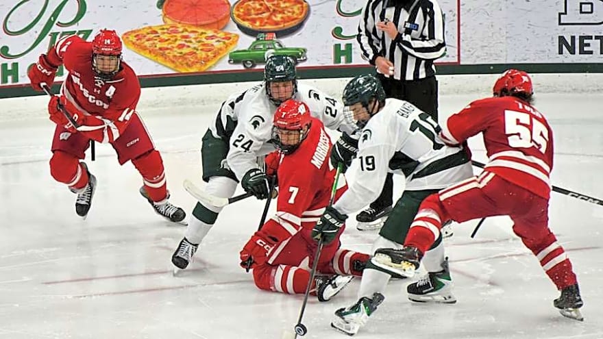 #2 Wisconsin Badgers hockey upset by #4 Michigan State: 3 stars