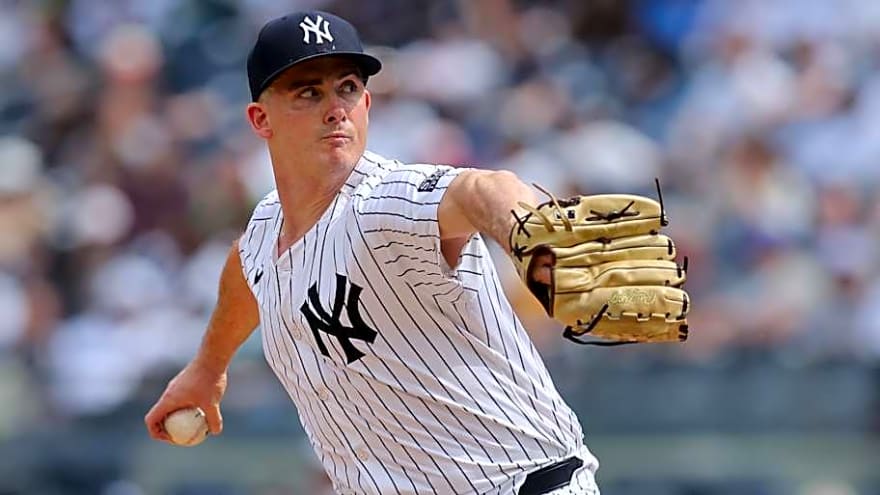 Mets sign ex-Yankees&#39; reliever to minor league deal