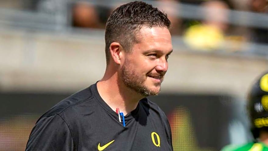 Oregon Ducks Quarterbacks Coach Koa Ka'ai Turns Heads With Ice Cream Question