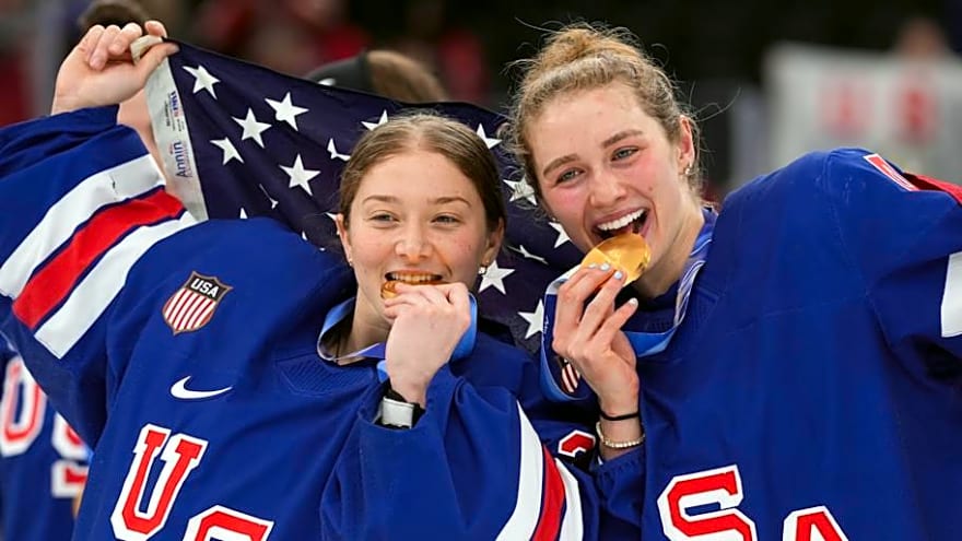 Caroline Harvey continues historic college hockey season