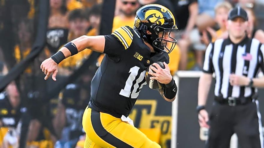 What Stands Out About Iowa Football's New Bowl Projections