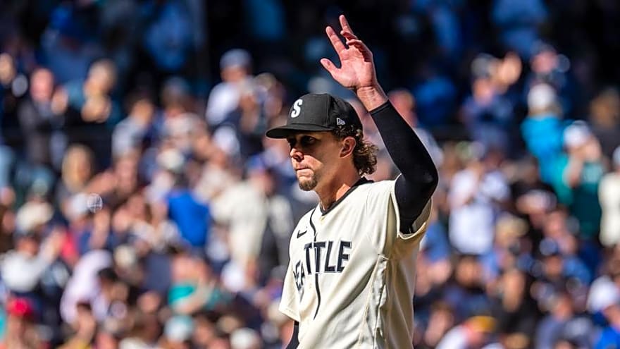 The Toughest Contract Decision Facing the Mariners This Winter
