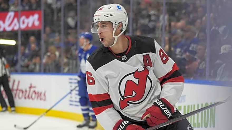 Devils Star Resumes Skating After Finger Injury