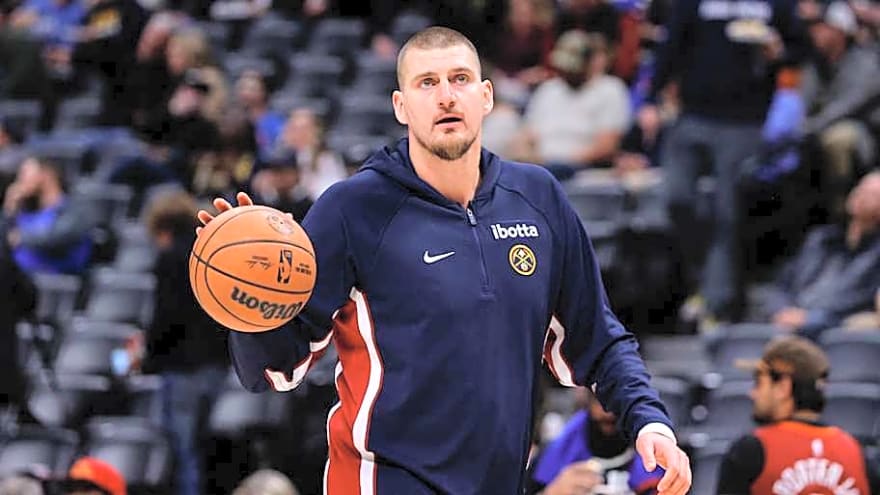 Nuggets&#39; David Adelman Pushes Back on Nikola Jokic Comparisons