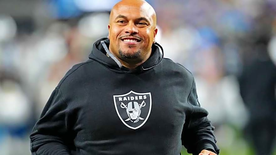 Former HC Antonio Pierce Gives Frank Opinion on Raiders&#39; Issues
