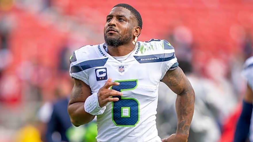 Aged Seahawks Star Hilariously Honest About His Role in Super Bowl Win